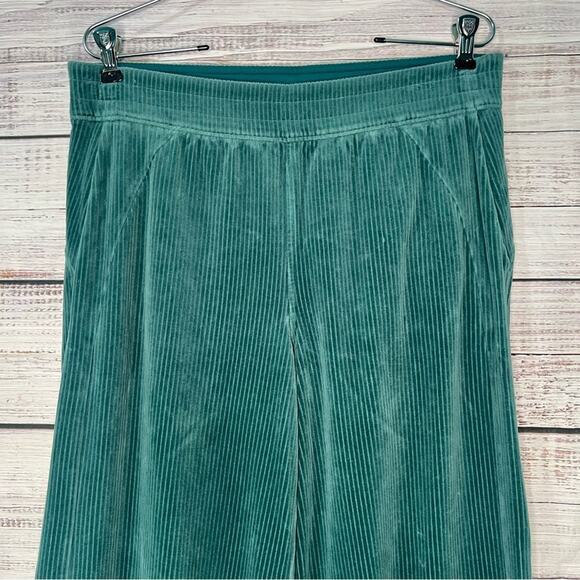 Lululemon Size 10 Scuba Mid Rise Wide Leg Pant Velvet Cord Storm Teal - Picture 4 of 9